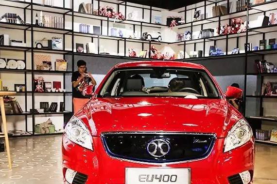 15.89万值得买吗？6大角度解析北汽EU400的图强之道