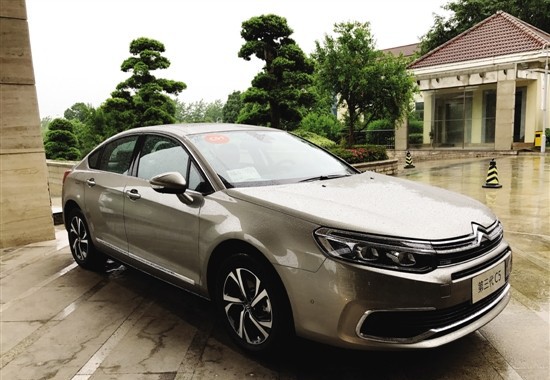 全新东风雪铁龙C5的匠心之道：驾享舒适！