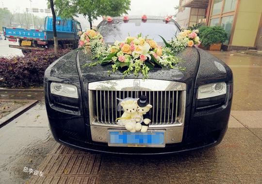 这车30多万，用报废车零件改装，给人500多万的感觉