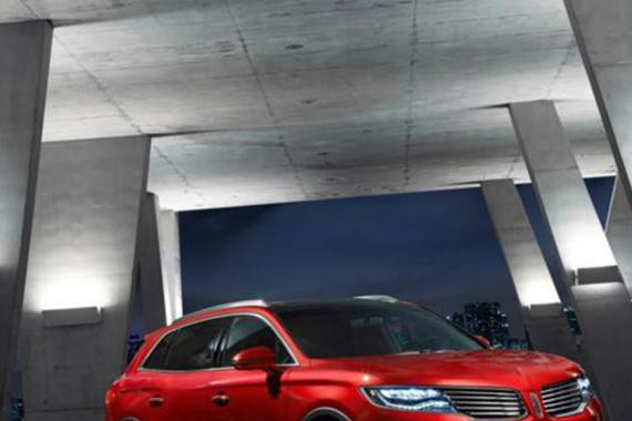 美系豪车，强劲动力+豪华内饰，能怼奥迪Q5SUV来了