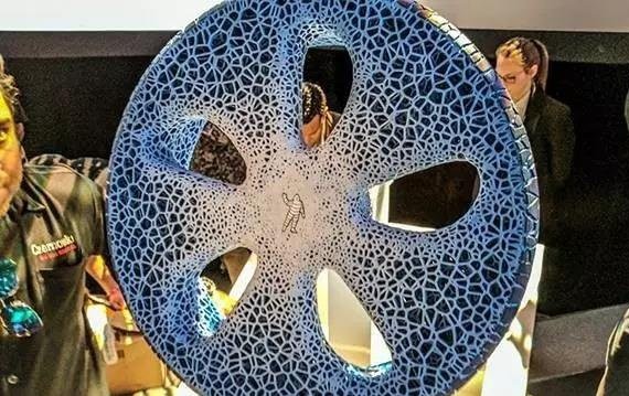 爆胎很可怕，要如何避免，还真有永不爆胎的轮胎