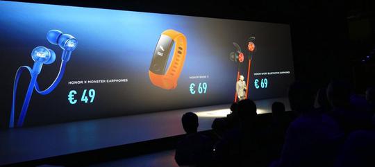 ��ҫ�ֻ�3�¹�����ȫ�򷢲� �ۼ�69ŷԪ��