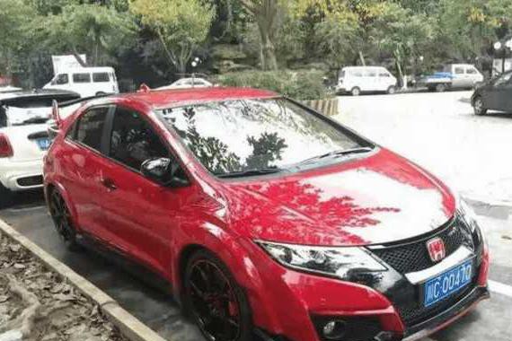 国内仅一台，真正本田红头野兽，本田粉百万购思域R