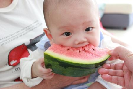 炎炎夏日,照顾好孩子的几个贴心之举