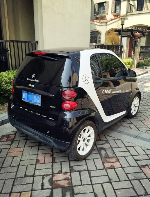 10多万买台只能用来卖萌的小奔驰 男人也能开Smart!-新浪汽车