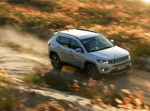 为了引擎燃烧那点事，工程师捣腾了几十年进气门