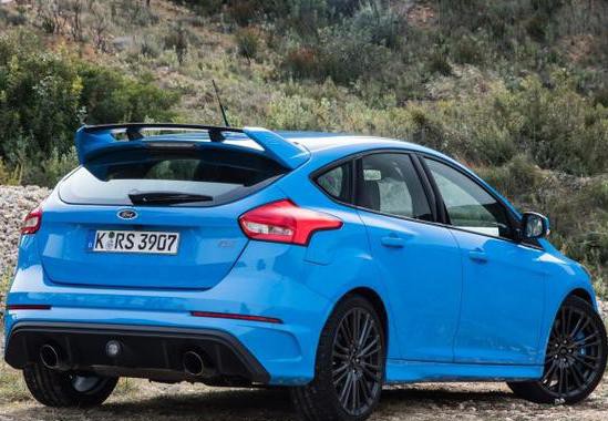 性能完虐思域，自带尾翼，但买它需要勇气