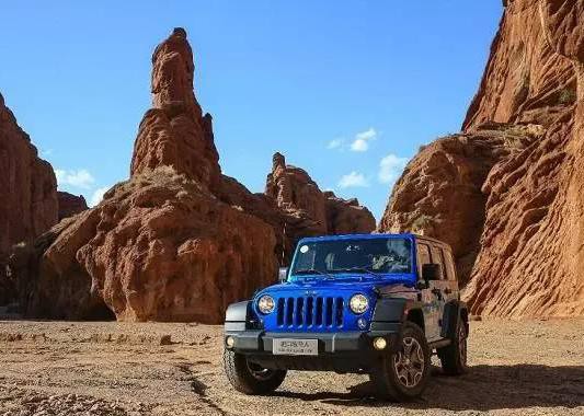 4系你的诚意呢？马丁新车少4个缸竟便宜60万！辣评