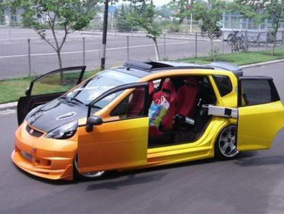 法拉利车主听了扔钥匙，据说知乎大神们最爱这车！