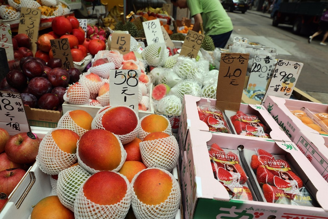 体验香港菜市场那些昂贵的进口水果_新浪看点