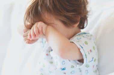 炎炎夏日,照顾好孩子的几个贴心之举