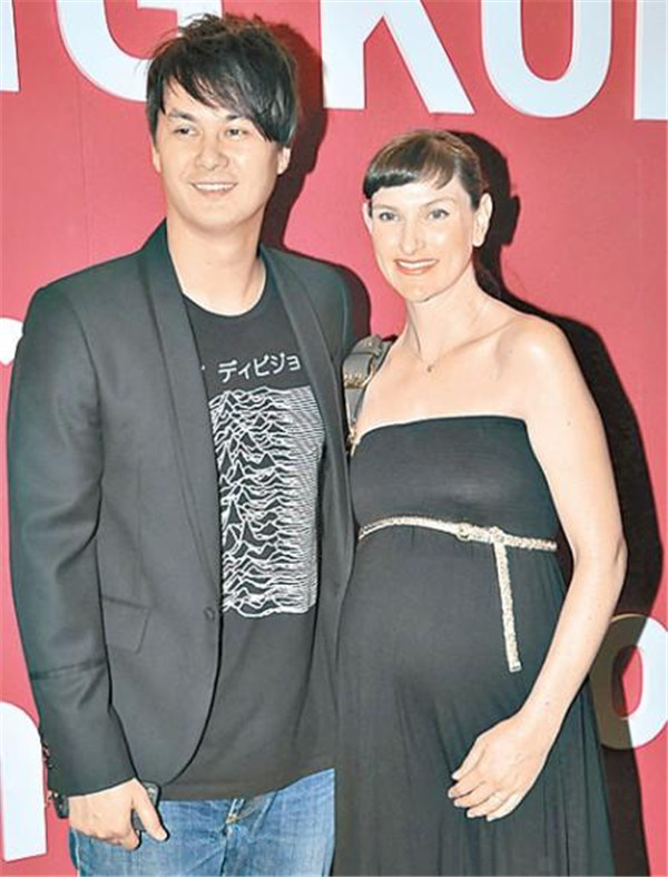 许冠杰祖孙三代都搞音乐,大儿子超帅小儿子太胖!