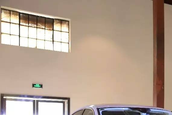 让新手秒变老司机，VR体验全新一代迈腾的黑科技