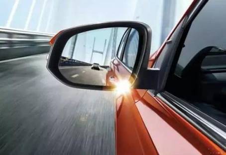 车门可以随便开？正确开车门的方法！