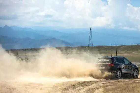 穿越河西走廊、重走丝绸之路，这个硬汉撑得住吗？