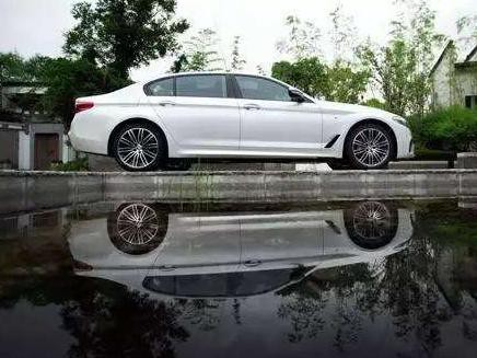 那个爱哭的姑娘, 请在新宝马5系里重新哭泣！