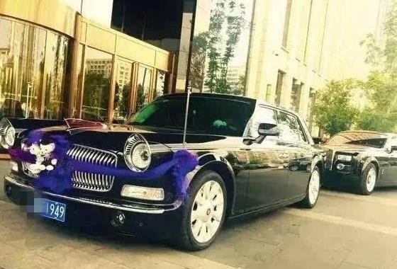 霸气！土豪结婚用红旗L5做花车，劳斯莱斯做跟班