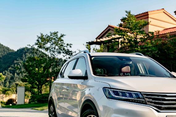 荣威RX5 20T自动互联网智尊版上市　15.88万