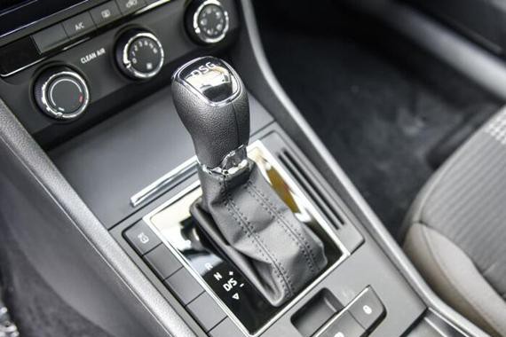 斯柯达新车第42天突然失速，又是DSG变速箱的错