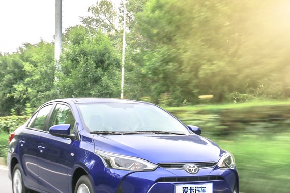 经济适用男 丰田致享车内空间体验篇