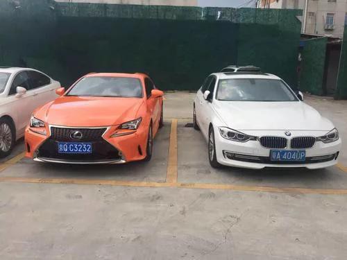 停车场为什么大家都会把车尾对着太阳？