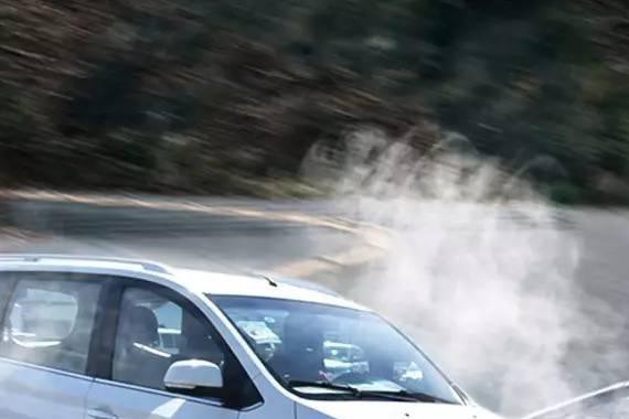 无敌是多么寂寞！什么豪车遇到我大五菱都得怂