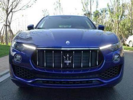 玛莎拉蒂小号SUV卖50万起，竟与JEEP自由光同平台