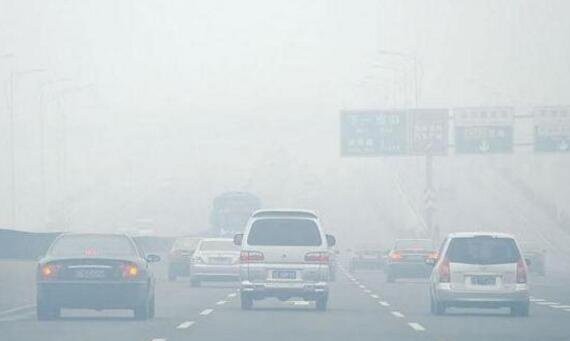 在LED灯泛滥的时代，为什么雾灯还是卤素？它和双闪哪个好用？