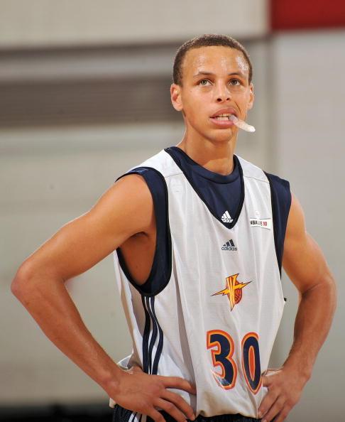 nba巨星夏季联赛青涩照,詹皇很淡定,库里萌萌哒