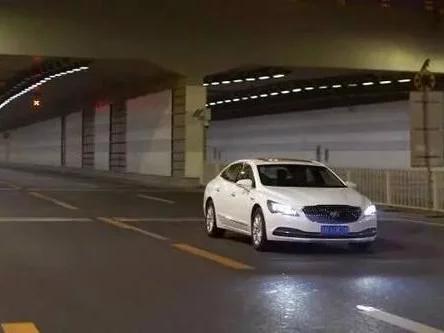 试驾美系轿车，实际油耗仅6L，比大众系都省油多了