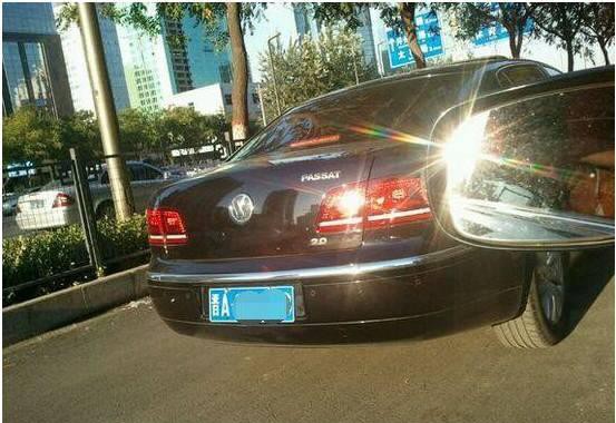 李鬼扮李逵，那些抠车标的都是什么心态？