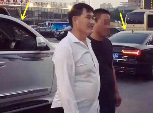 奥迪开道丰田紧随其后，大衣哥年入千万为何不买豪车