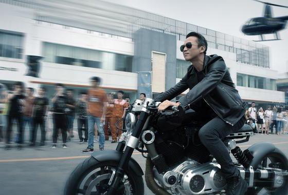 邓超暴瘦，可座驾却越来越豪华，就连娘娘都受不了！