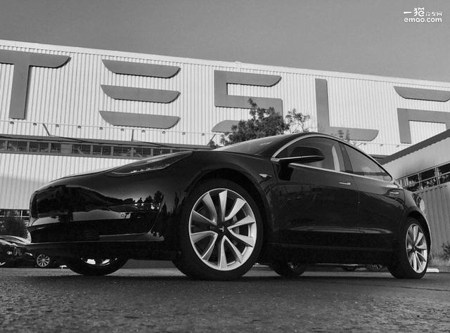 特斯拉Model 3量产车下线 2018年入华