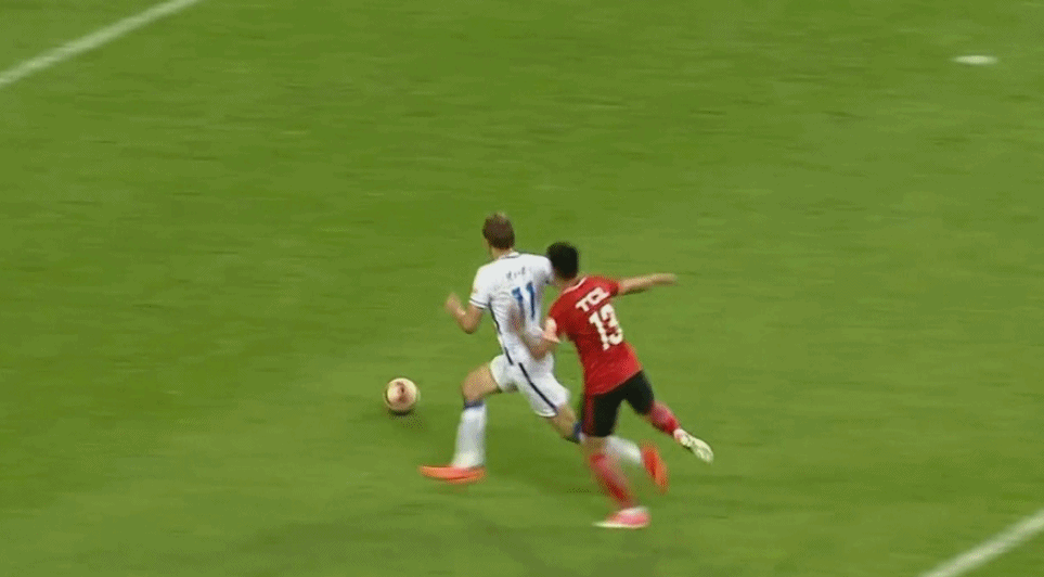 赛后,本场比赛裁判的几次争议判罚成为了热议的焦点.