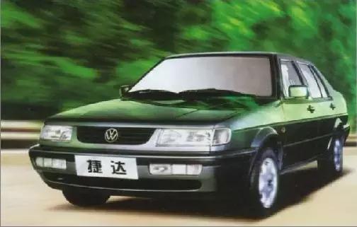 多代同堂风靡一时 你会买爷爷辈的车吗?