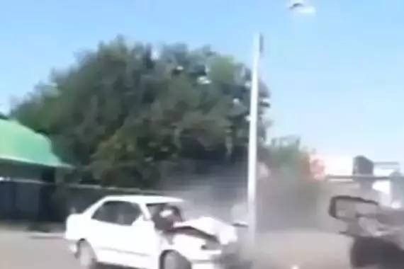 司机对安全带问题爱答不理，车祸之后生活不能自理。