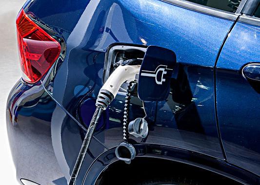 中汽协：6月份新能源汽车销售5.9万辆  同比增长33%