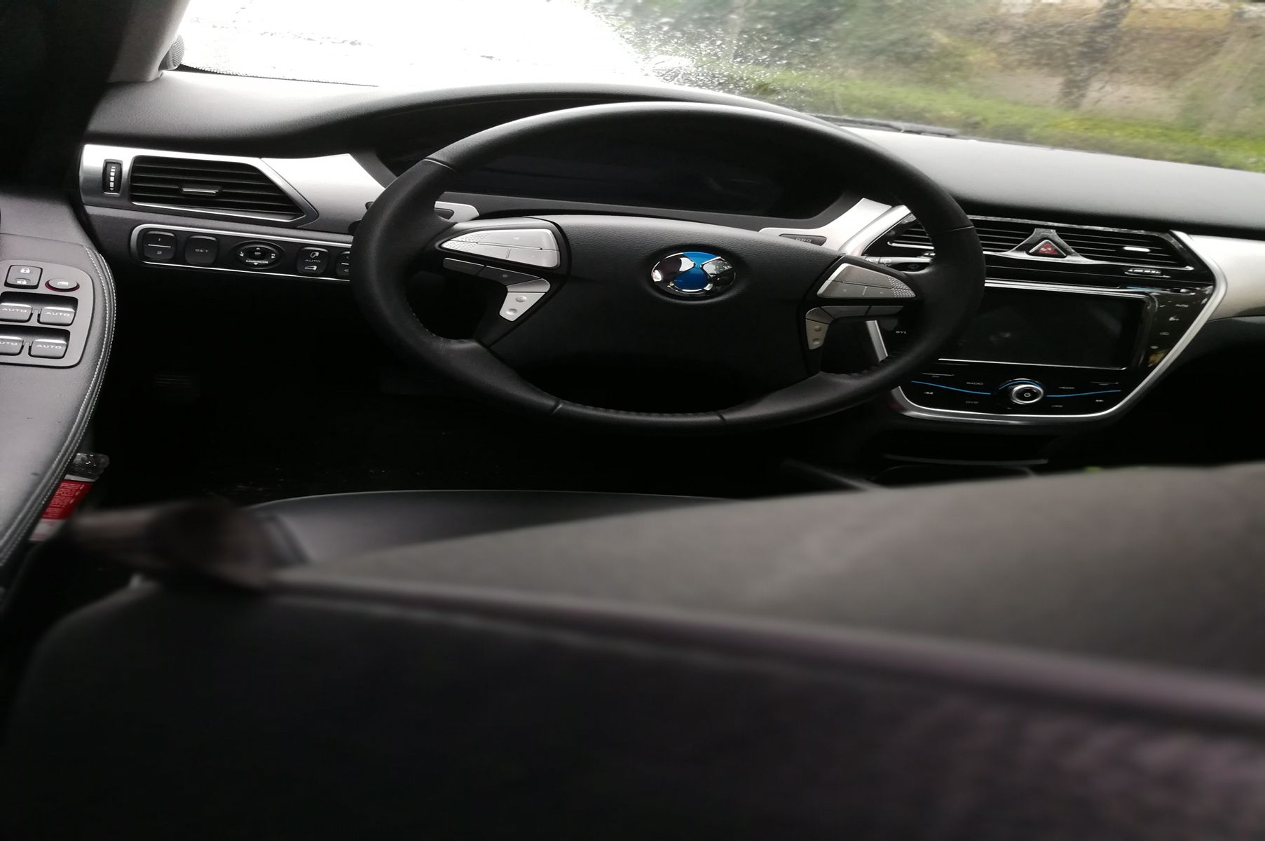 我们需要一台怎样的电动车?腾势400给你答案