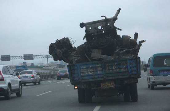 车辆超载有哪些安全隐患?