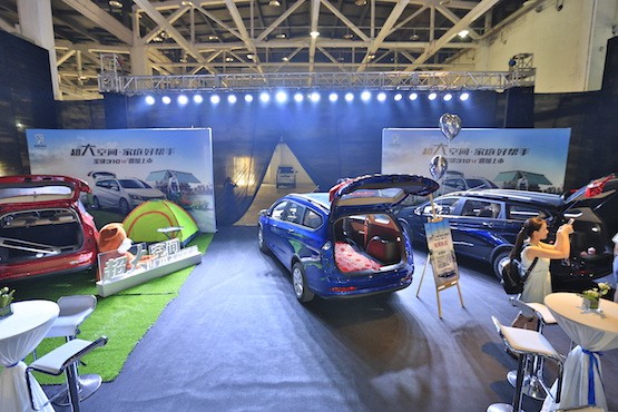 宝骏310W和310没什么关系，关键是大大大 | 新车必评