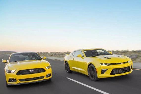 福特野马GT500 vs雪佛兰科迈罗，激起的传统大战！