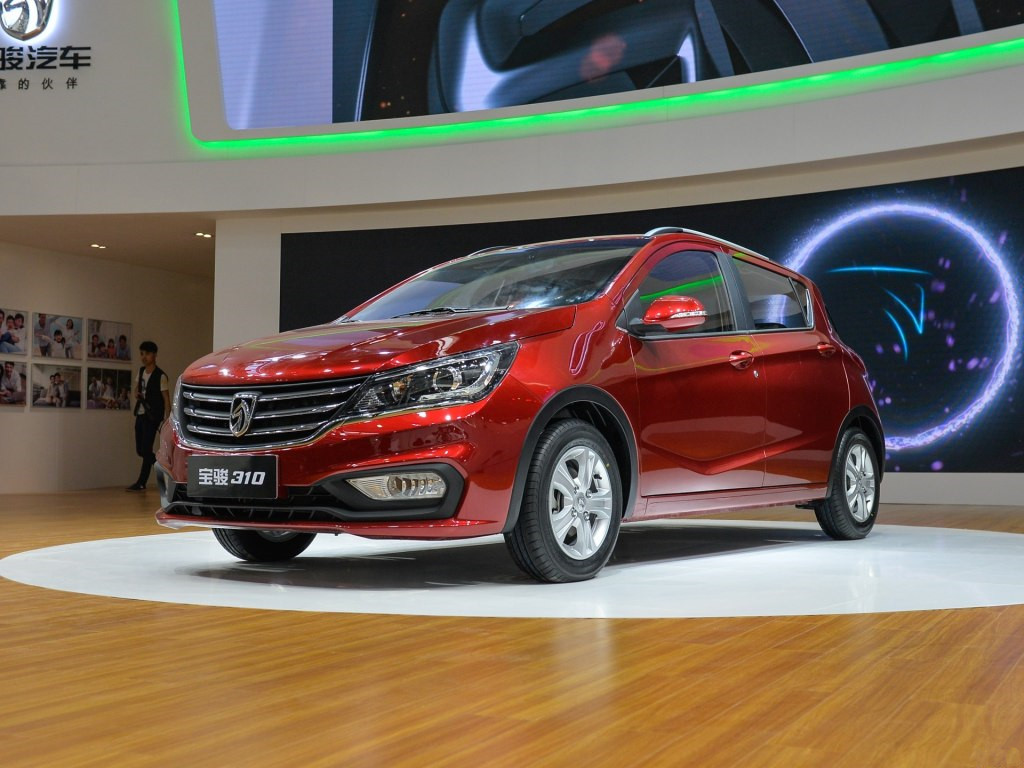 自立车不逊于合资车 看宝骏310PK大众Polo