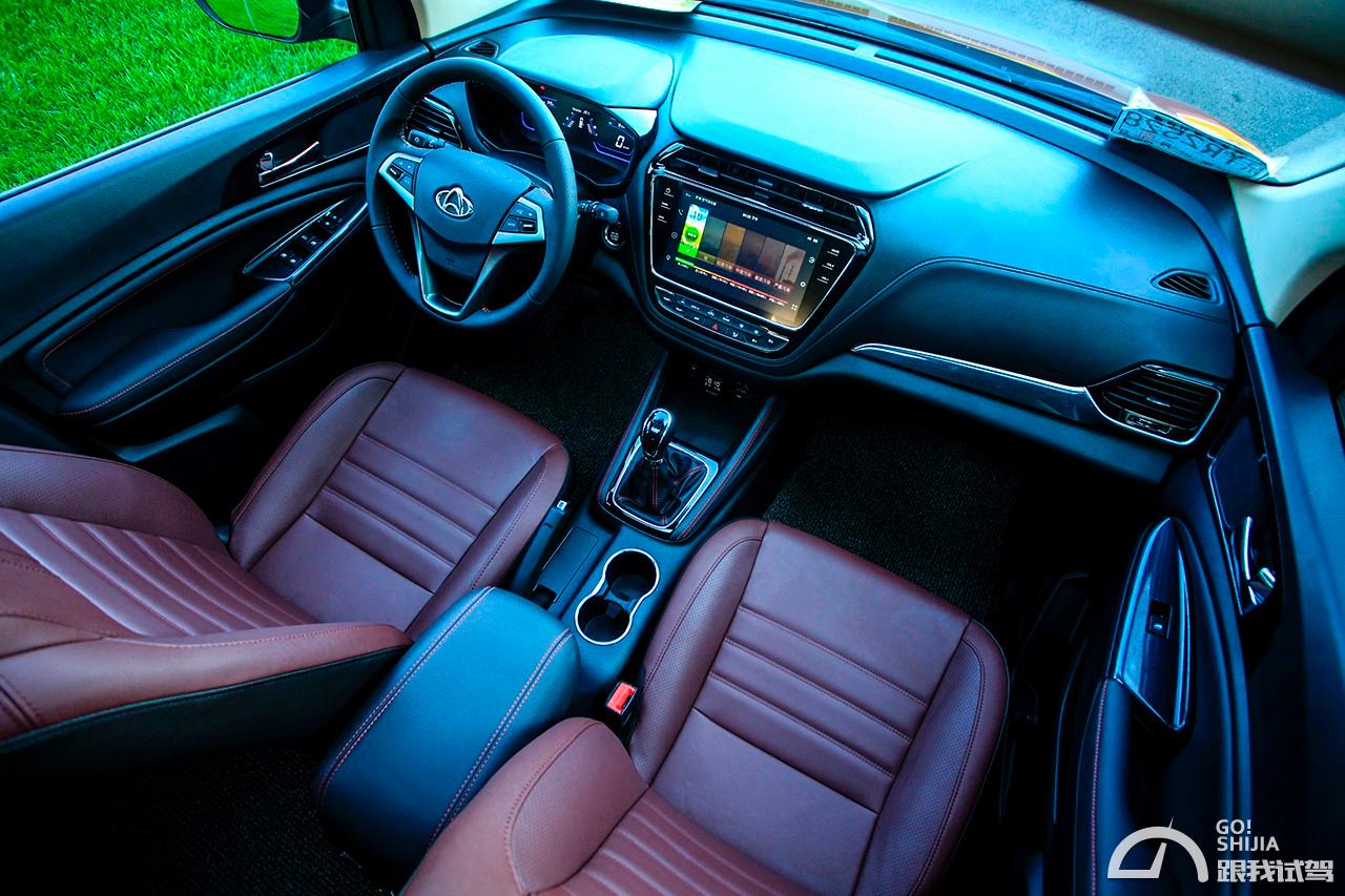 一台会呼吸的MPV G哥试驾长安欧尚A800 1