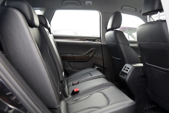 众泰大迈X7七座版谍照曝光 2+3+2布局