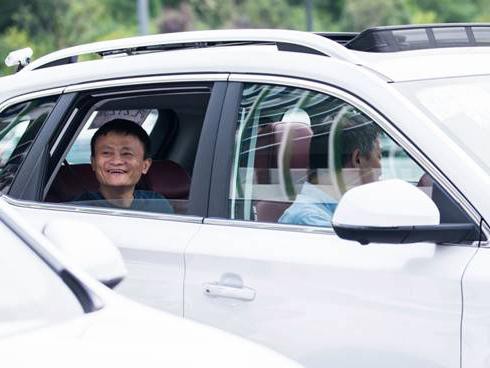 销量力压CRV 仅周岁的荣威RX5竟能拥有这样的style