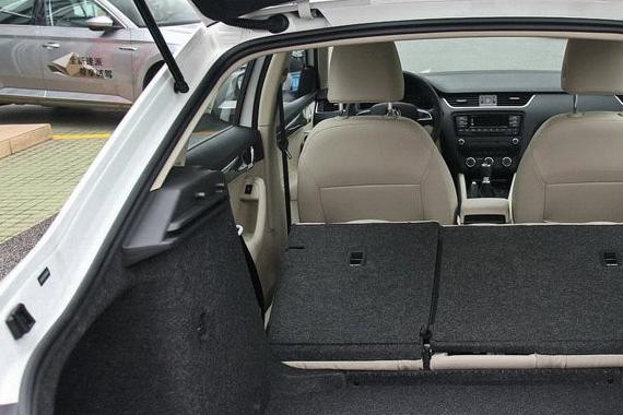 选神车基因还是超跑基因？15万的买菜车都这么讲究