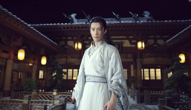 这俩女人对燕洵而言，一个是无花的果一朵是无果的花