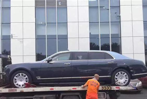 加长版宾利，带防弹功能，1500万一辆，五年没卖掉