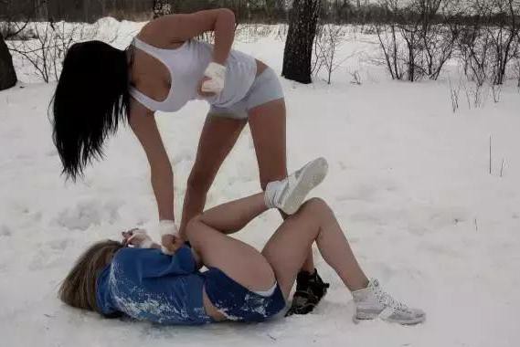 都说俄罗斯美女多 可车却........（UAZ篇 第一集）